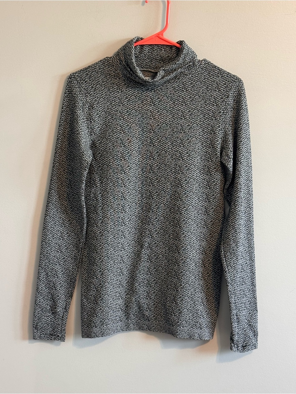 Athleta Women's Small Black White Cowl Neck Long Sleeve Stretch Top